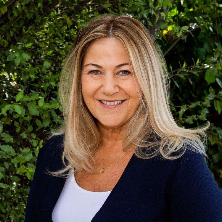 Debbie Lowe